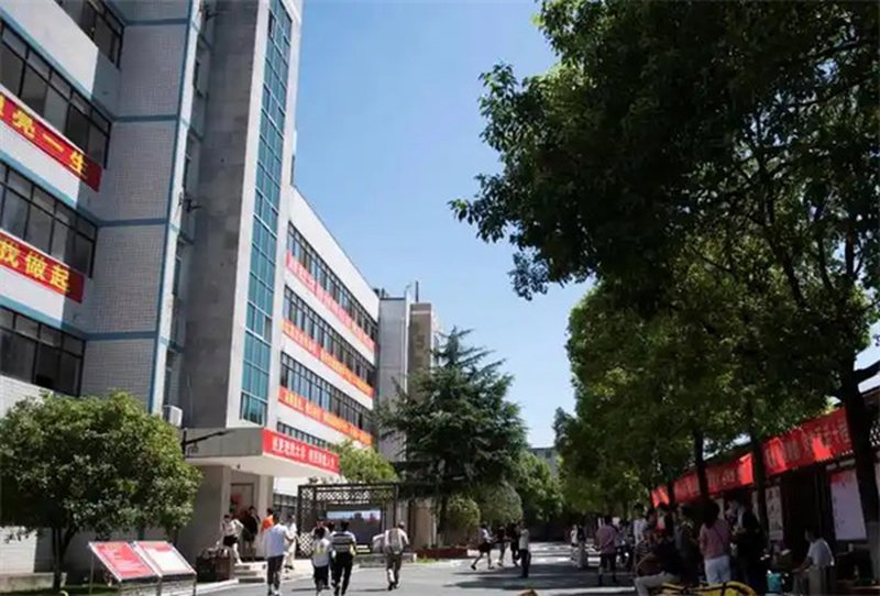 2026年湘潭晨光高考复读学校怎么招？招生简章告诉你