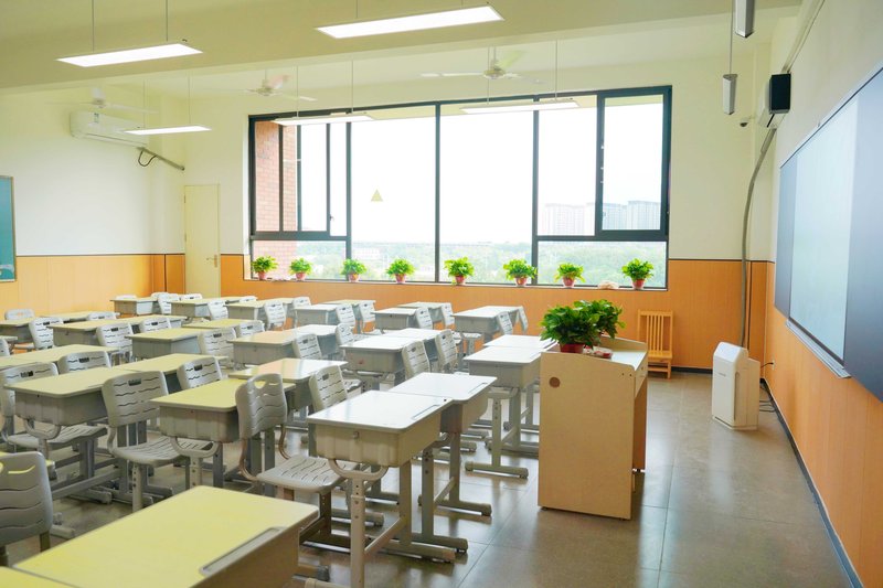 长沙市中嘉高级中学图书馆教学资源储备丰富吗